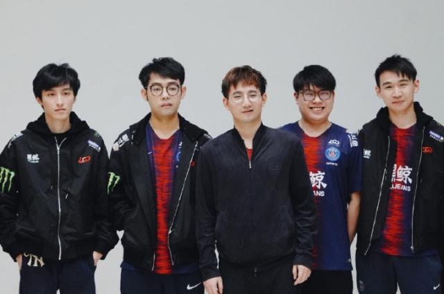 金字塔尖 金字塔尖